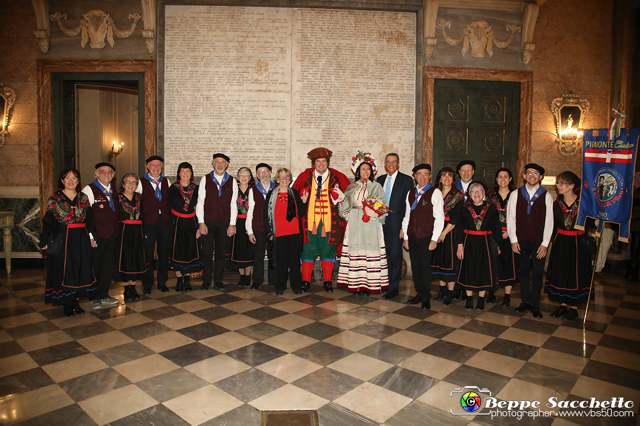 VBS_3749 - Investitura Ufficiale Gianduja e Giacometta Famija Turineisa - Carnevale di Torino 2024.jpg